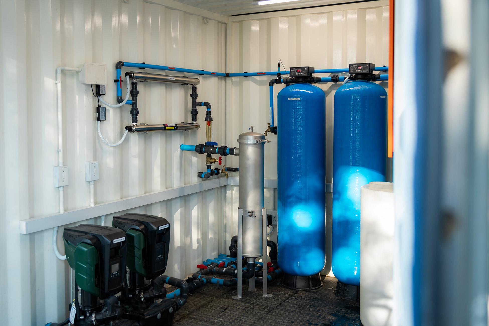 Container filtration interior